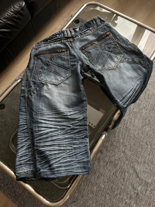 ZIPPERED CAPRI JEANS - PIECE 368 - Image 7