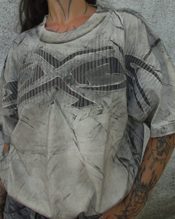 TRASHY TRIBAL T-SHIRT - PIECE 374 - Image 2