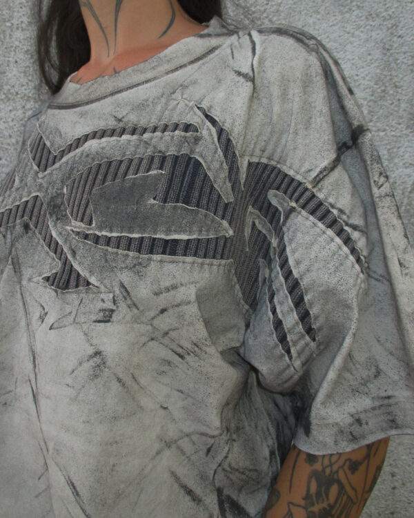 TRASHY TRIBAL T-SHIRT - PIECE 374 - Image 4