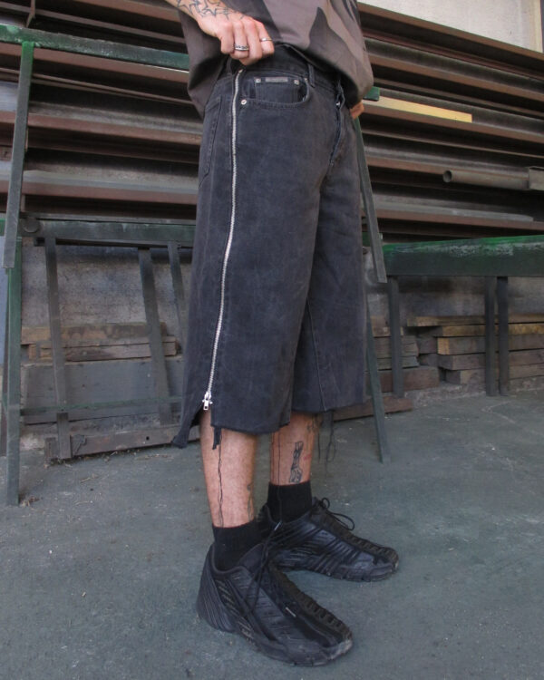 BLACK ZIPPERED JEANS -  PIECE 388 - Image 2