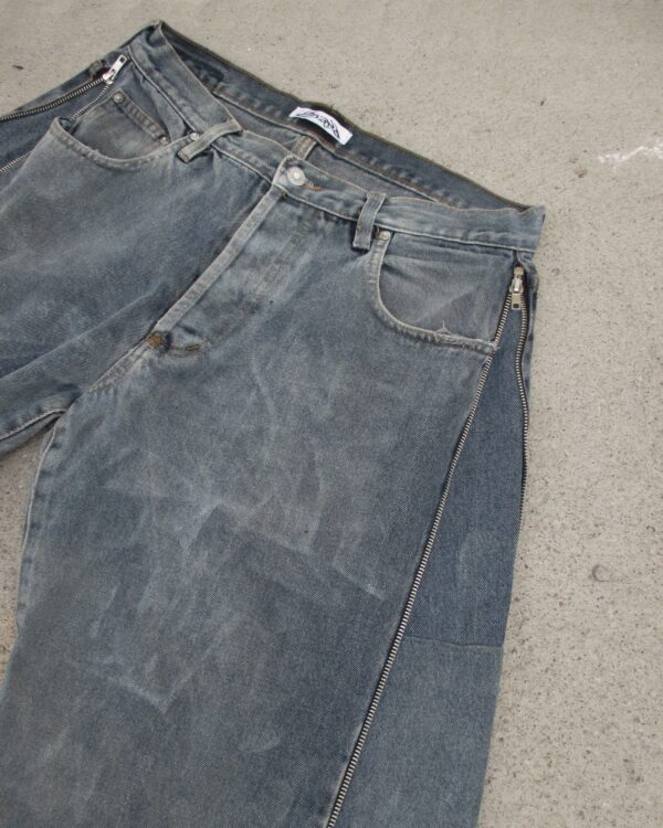 ZIPPERED CAPRI JEANS - PIECE 400 - Image 2